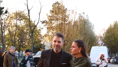 FOTO: Petr Cerha dorazil s manželkou Terezou.