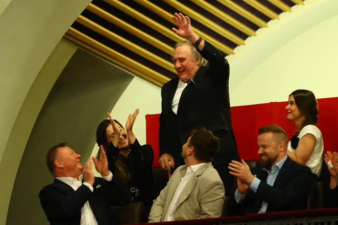 Gérard Depardieu dorazil na veřejnou oslavu Jiřiny Bohdalové.