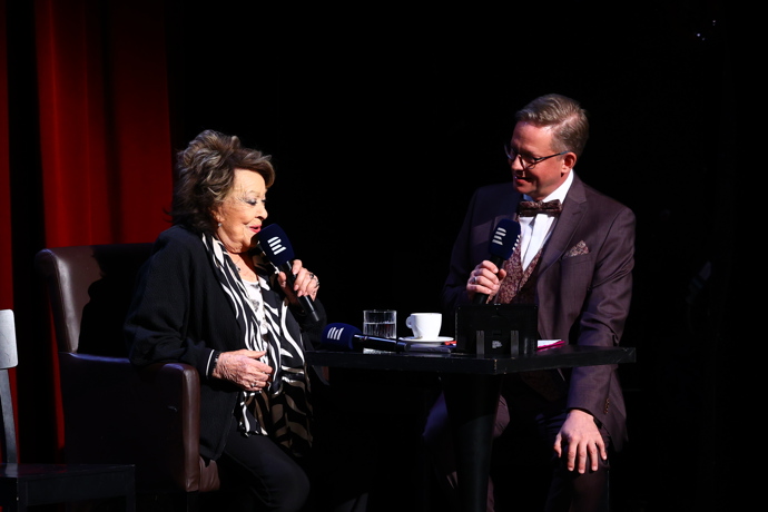 Oslava narozenin Jiřiny Bohdalové.