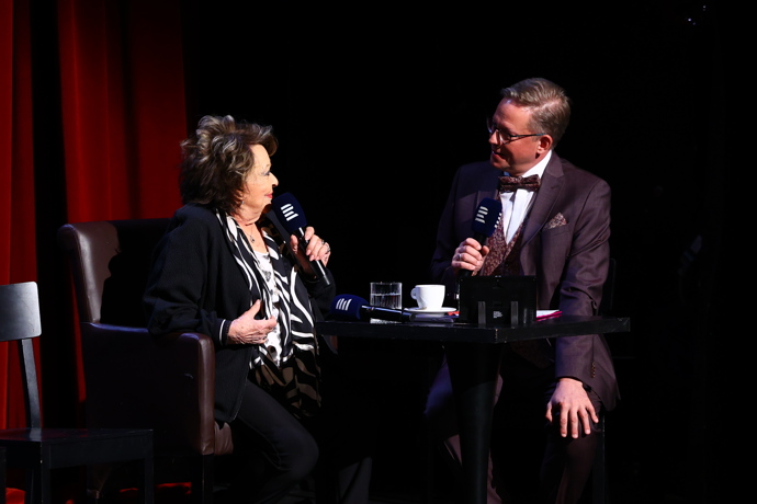 Oslava narozenin Jiřiny Bohdalové.