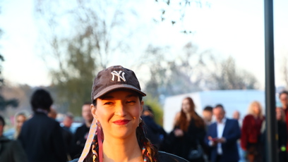 FOTO: Berenika Kohoutová dorazila v kšiltovce.