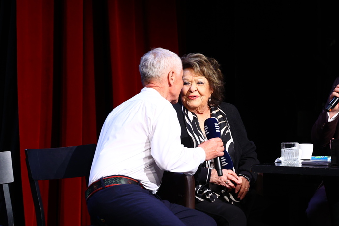 Veřejná oslava narozenin Jiřiny Bohdalové v divadle Hybernia.