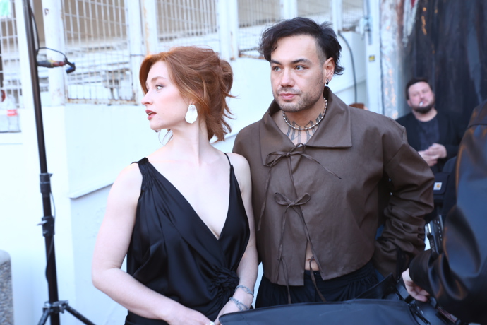 Natálie Halouzková po boku Renneho Danga.