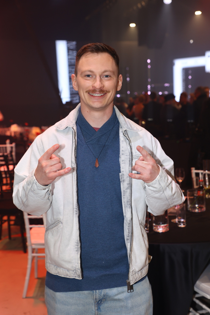 Martin Mikyska alias Mikýř moderoval Ceny Anděl.