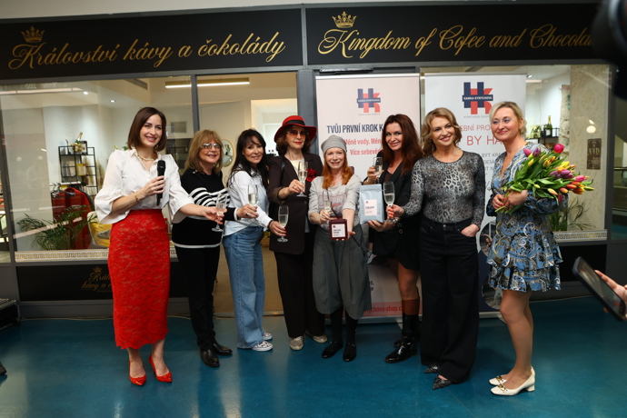 A zde si můžete prohlédnout všechny sudičky na jedné fotce. 