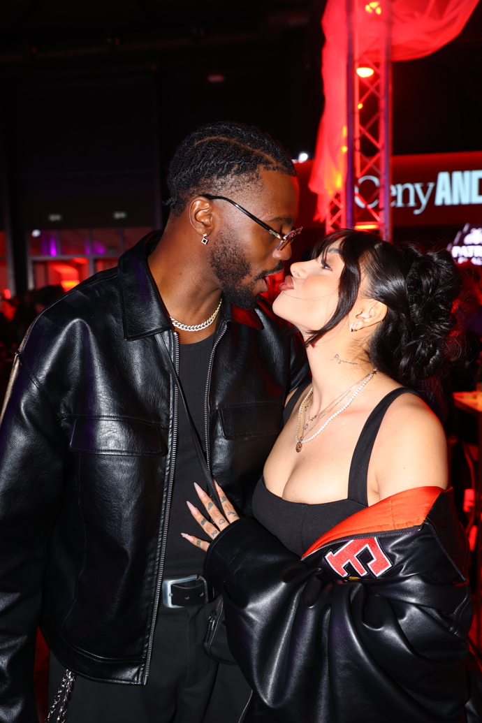 Iki Ngatse a Adriana Mariaca Bustillos jsou velmi zamilovaní.