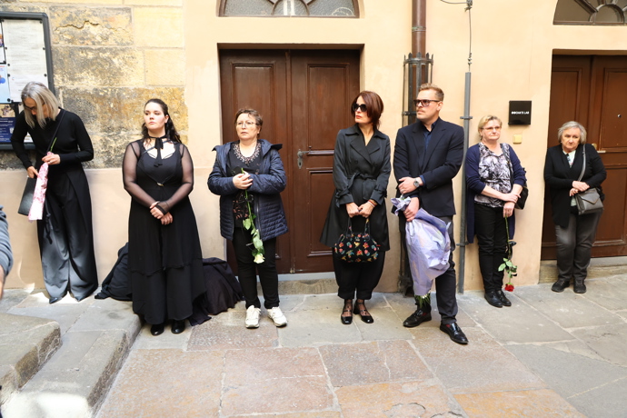 První smuteční hosté. 