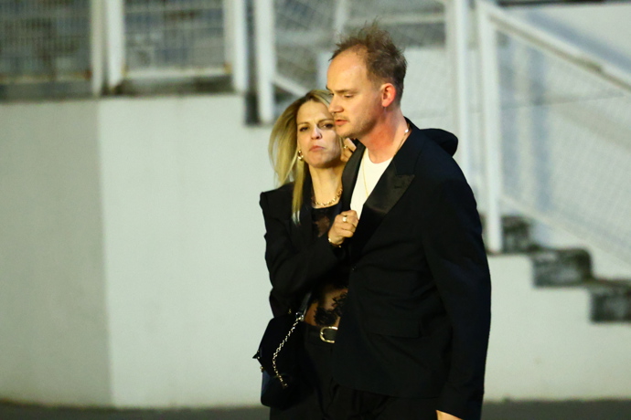 Pár se aspoň na chvíli uklidnil.