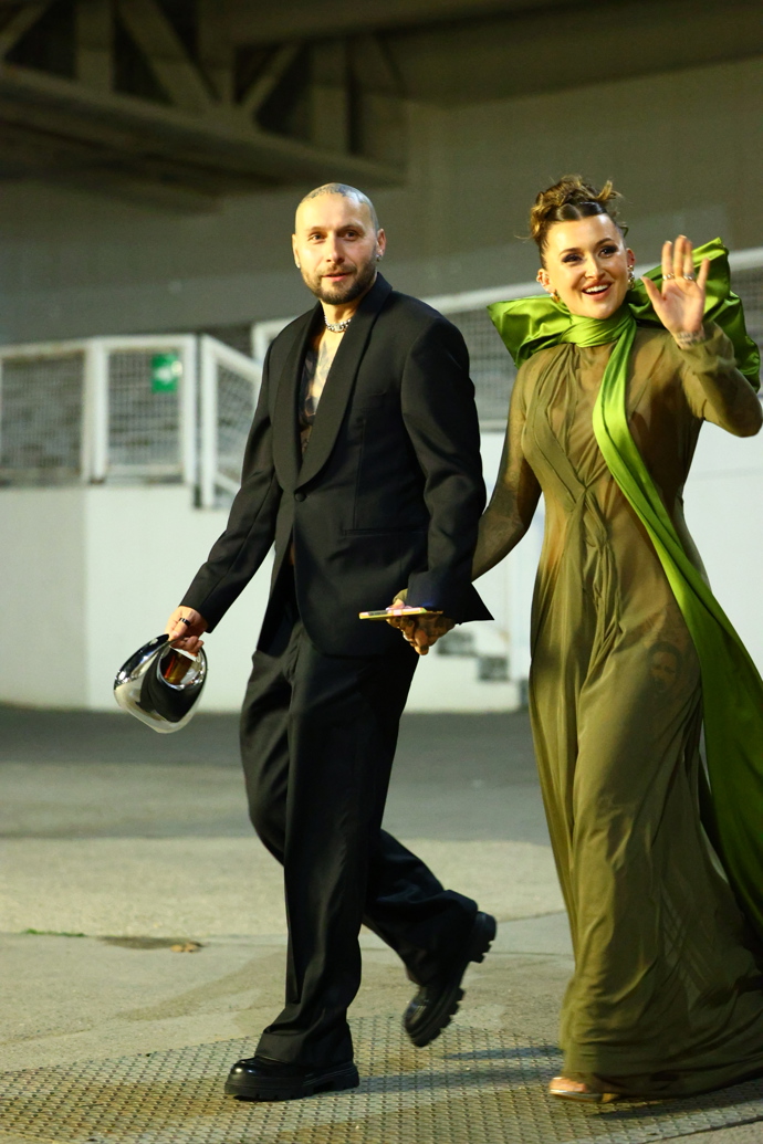 Sharlota odcházela se skvělou náladou.