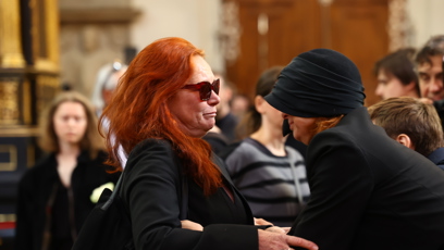 FOTO: Pohřeb byl plný slz.