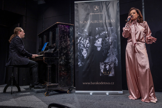 Album je plné autorských šansonů.