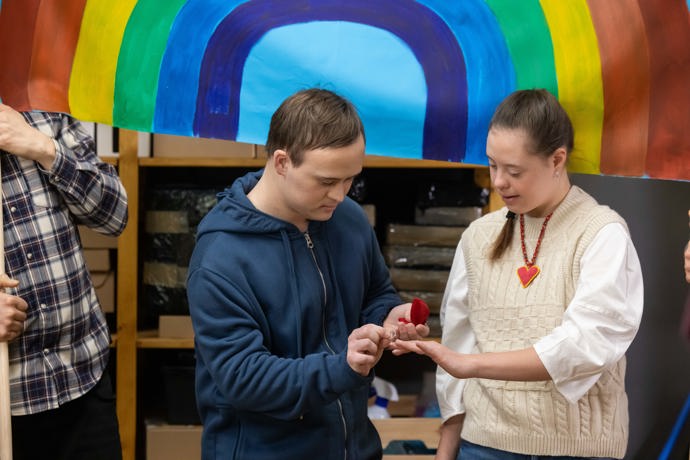 Po počáteční nervozitě se to Vaškovi přece jen povede.