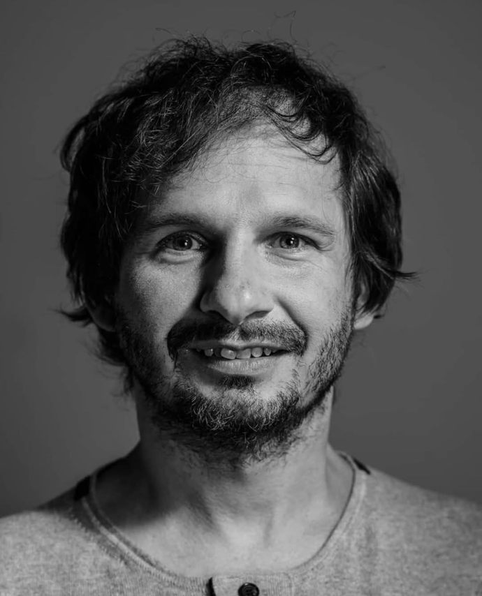 Podle přání samotného Vládi by rozloučení nemělo být jen smutné a černé.