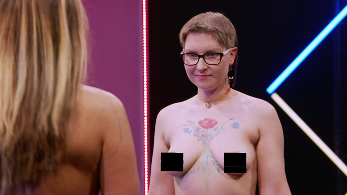 Dříve byla v kabince ona.