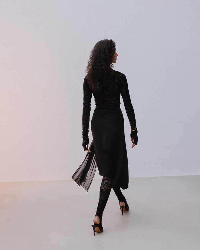 Černá není typickou barvou na svatby. Milovnice originality si ji ale v takovémto pojetí možná zamilují