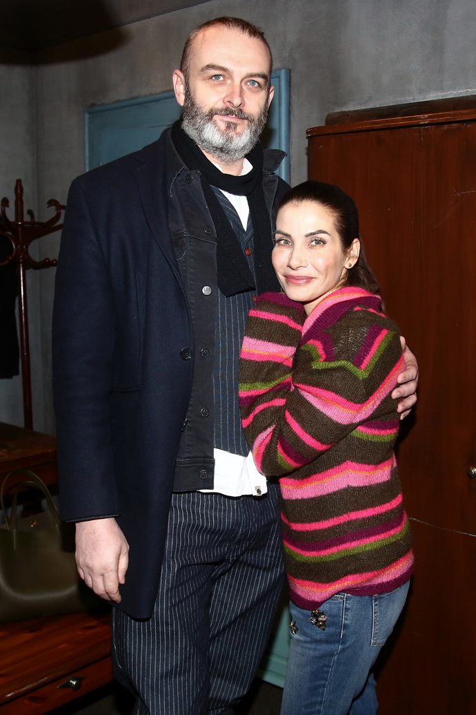 Eva Decastelo si v jeho úspěšných seriálech zahrála.  