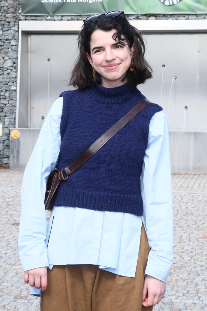 Antonie Formanová vsadila na trendy barevnou kombinaci hnědé a modré. 