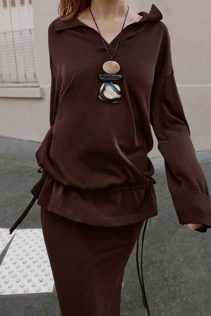 Úpletová halenka s polo límečkem a pouzdrová sukně, Zara, halenka 849 Kč, sukně 699 Kč