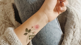 INSPIRACE: Něžné vintage tetování, které vás neomrzí
