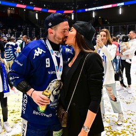 Jakub se Zorou při oslavách extraligového titulu