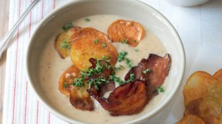 Recept: Bramborovo-pórková polévka se slaninou