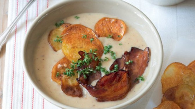 Recept: Bramborovo-pórková polévka se slaninou Recept: Bramborovo-pórková polévka se slaninou
