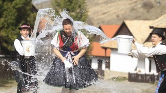 Velikonoce ve světě: Jak je slaví ve Finsku, na Korfu nebo ve Španělsku?