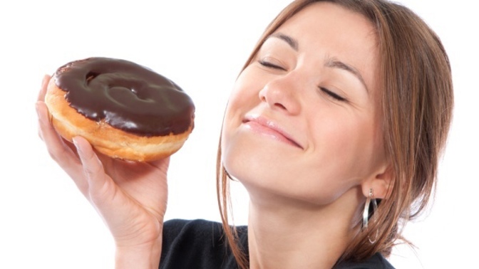 8 příznaků emočního hladu a jak se vymanit z přejídání