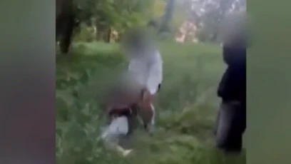 FOTO: Teprve dvanáctiletá školačka prožívala v Mojmírovcích měsíce šikany.