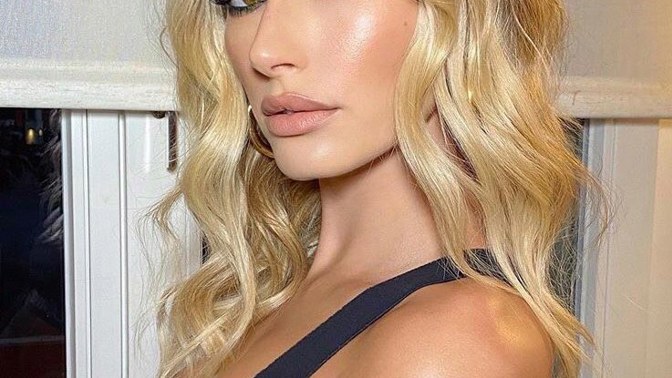Nový trend obočí: Baby Brows