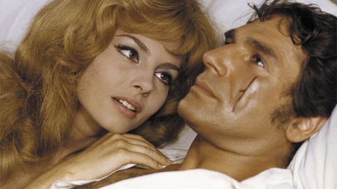 Robert Hossein a Michelle Mercier ve filmu Nezkrotná Angelika (1967)