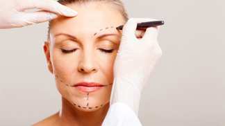 Jak dlouho stačí v boji s věkem dermatologie a kdy se svěřit do rukou plastického chirurga? Jak dlouho stačí v boji s věkem dermatologie a kdy se svěřit do rukou plastického chirurga?