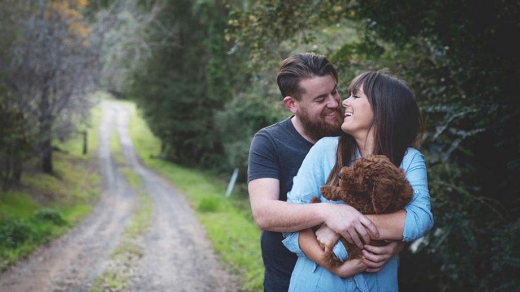 Místo miminka si pořídili štěně a jejich  fotografie se rychle staly virálními