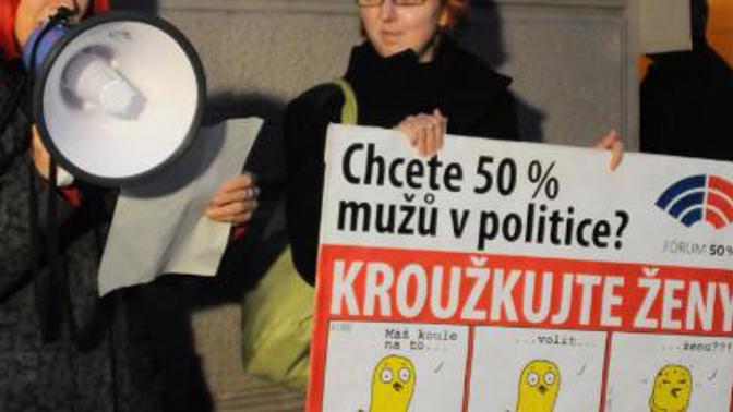 Chcete 50 % mužů v politice? Kroužkujte ženy!