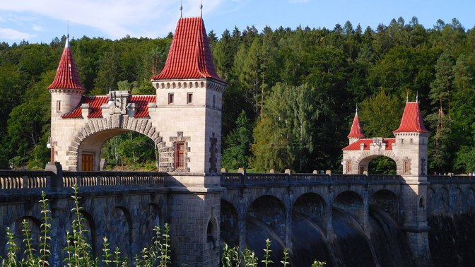 Na výletě ze Dvora Králové na hrad Pecka je toho spoustu k vidění. 
