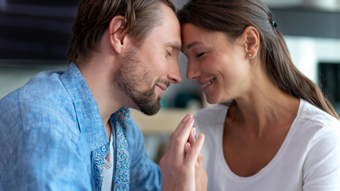 Intimita je ve vztahu mnohdy důležitější než sex. Jakmile se vytratí, může to být začátek konce.
