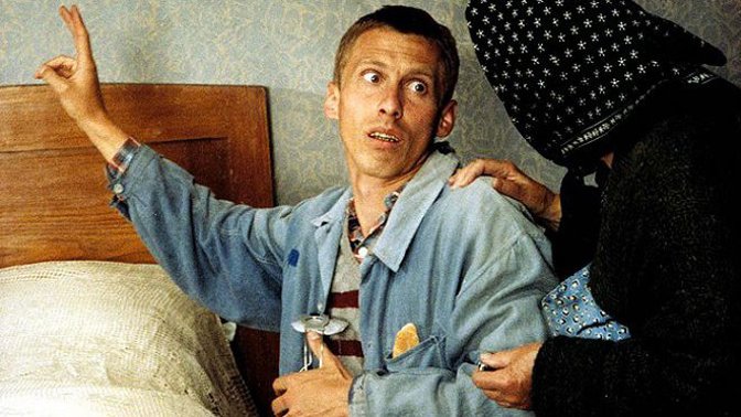 České filmové hlášky se staly neodmyslitelnou součástí každodenní komunikace i humoru.
Kolik z nich dokážeš poznat a správně zařadit?

