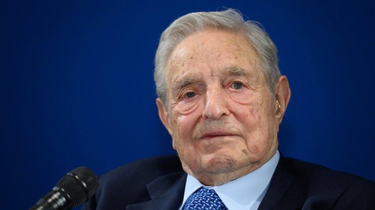 eXtra vyvrací fake news: Tvář spiknutí po celém světě, co tahá za nitky. Kdo je doopravdy George Soros