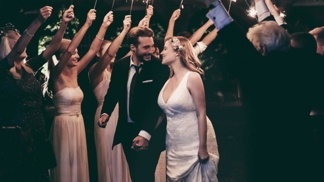 Plus-size modelka září v kampani slavného prodejce svatebních šatů