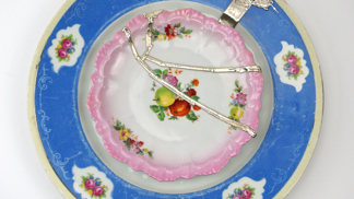 Zachraňují porcelán i keramiku