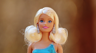 Barbie slaví 58. narozeniny. Víte, odkud pochází?