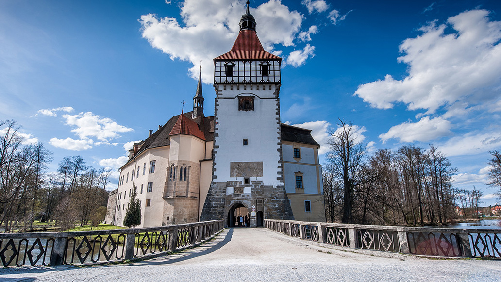 www.zamek-blatna.cz