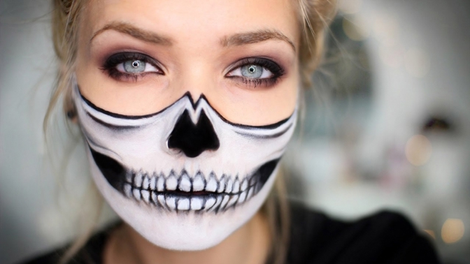 Halloweenská inspirace: 12 nápadů, jak vypadat děsivě a sexy zároveň Halloweenská inspirace: 12 nápadů, jak vypadat děsivě a sexy zároveň