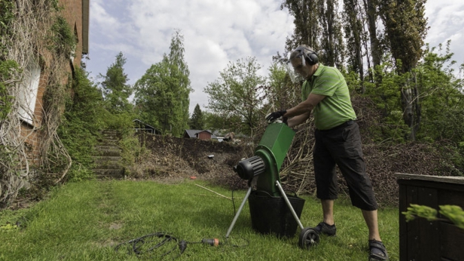 6 rad, jak správně používat drtič větví 6 rad, jak správně používat drtič větví