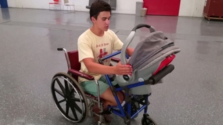 Šestnáctiletý teenager sestavil unikátní  kočárek pro handicapované maminky