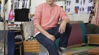 Renomovaný módní návrhář Giles Deacon jmenován globálním módním poradcem PROCTER & GAMBLE Renomovaný módní návrhář Giles Deacon jmenován globálním módním poradcem PROCTER & GAMBLE