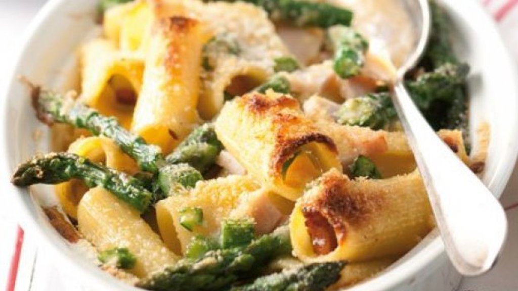 Recept: Zapečené rigatoni s chřestem Recept: Zapečené rigatoni s chřestem