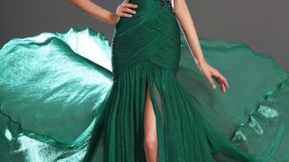 Třpytivý party outfit – víte, jak o něj pečovat? Třpytivý party outfit – víte, jak o něj pečovat?