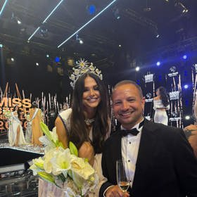 Podnikatel Tomáš Horáček s novou Miss Earth Czech Republic Hanou Dědkovou.
