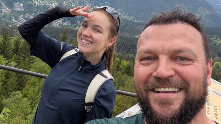 Kateřina Ujfaluši využila volné dny k tomu, aby strávila čas se svým otcem, fotbalistou Tomášem Ujfalušim.